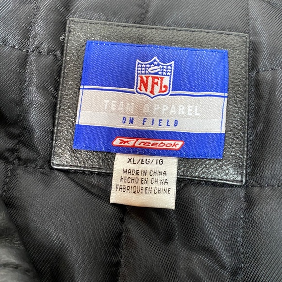 NFL Tampa bay buccaneers leather jacket - Picture 9 of 10